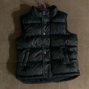 Black old navy puffer vest - 3T